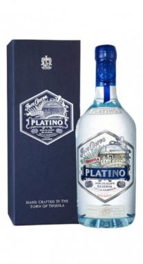Cuervo La Res - Familia Platino NV
